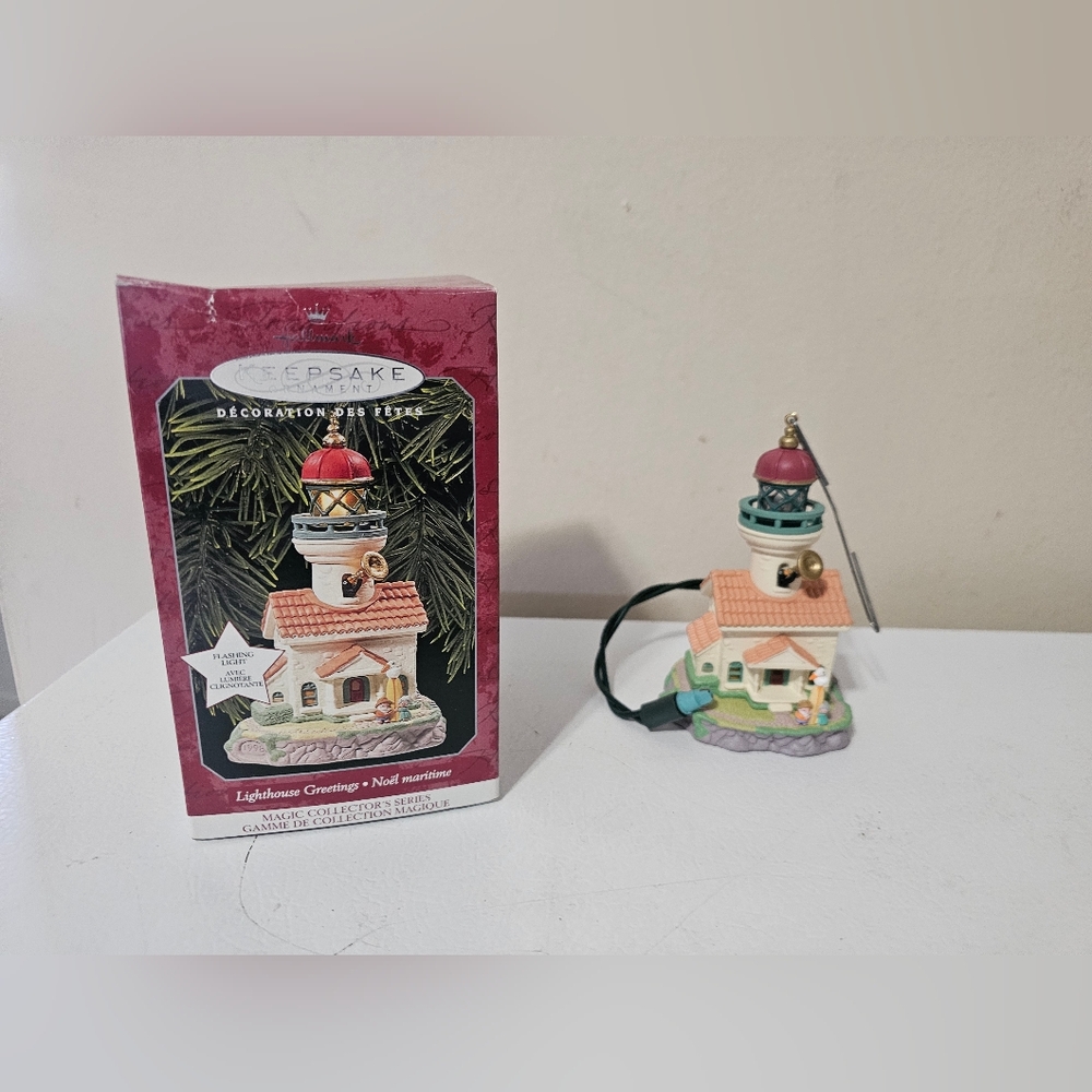 1998 Hallmark Keepsake John Francis Lighthouse Greetings Christmas Ornament